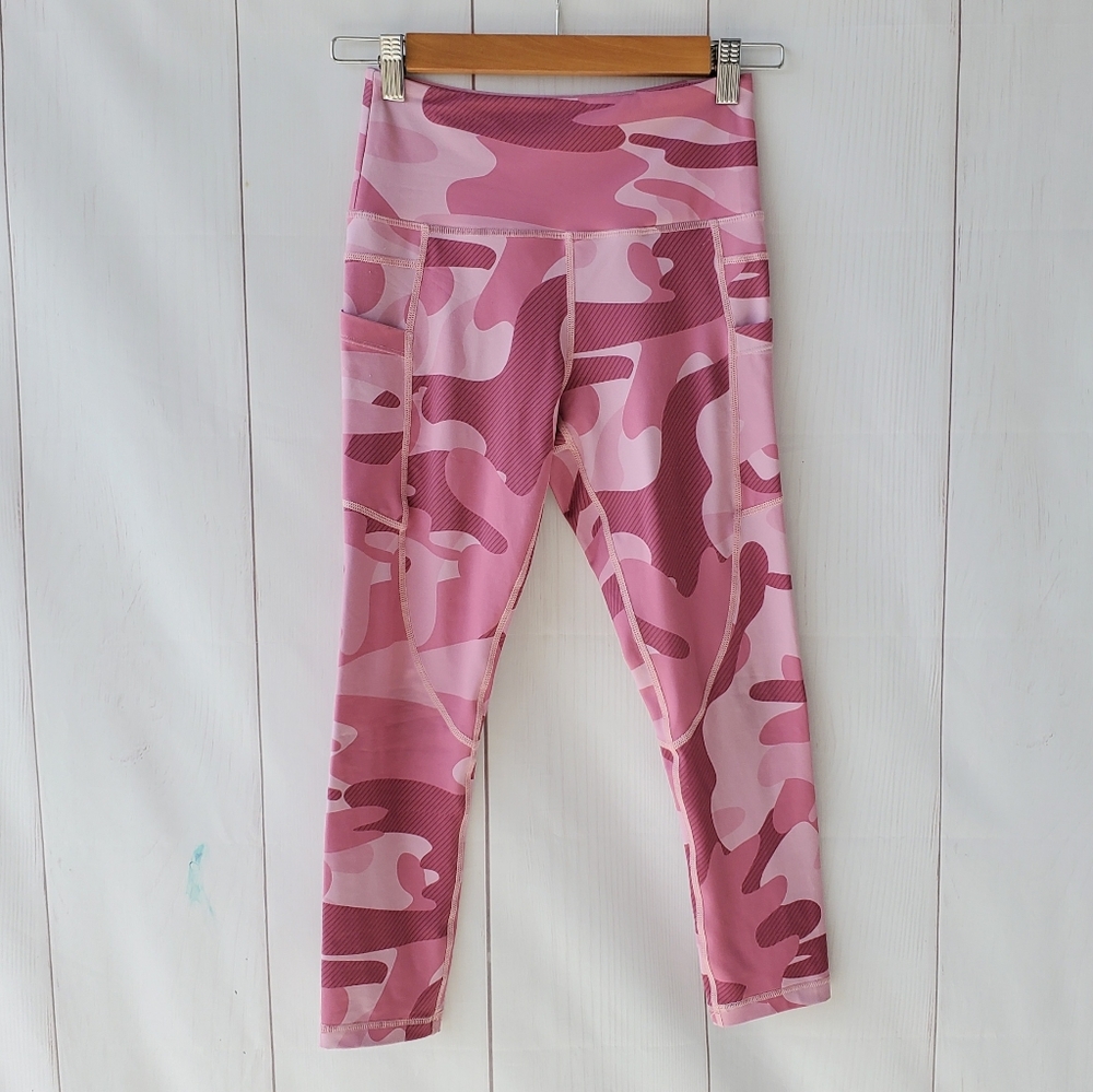 Zyia Active Pink Camp Capris View 2